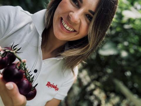 Girl with Tomatos